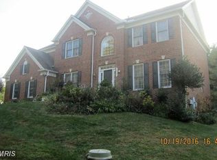 12497 Falkirk Dr, Fairfax, VA 22033