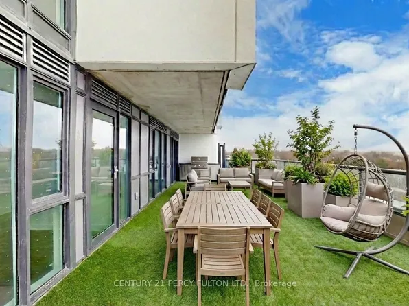 705 Davis Dr, Newmarket, ON