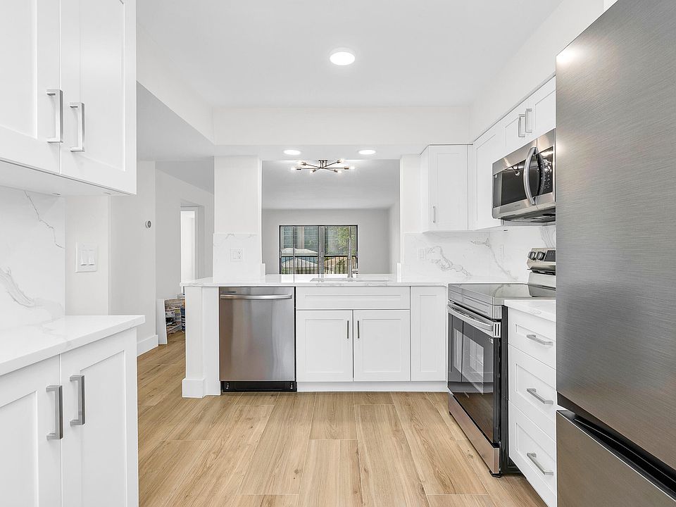 1st image of 7290 Kinghurst Drive #301