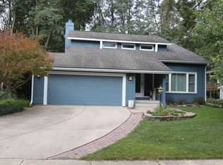 1411 Heritage Rd W, Normal, IL 61761