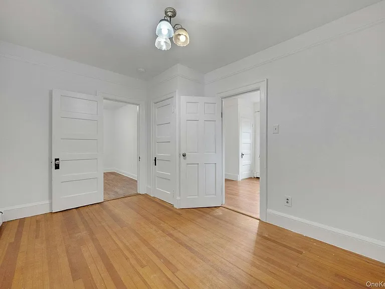 437 Warburton Ave #2 — Photo 10