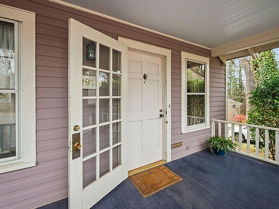 2nd image of 1913 Reaves Dr