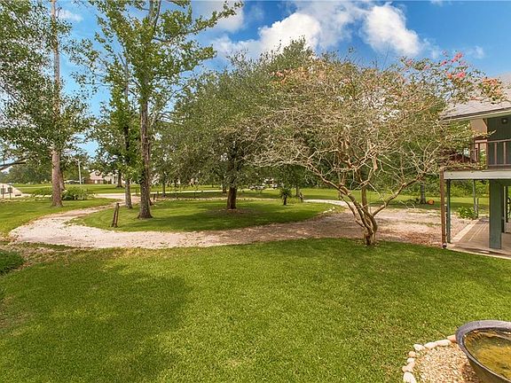 5th image of 20372 Fairway Dr