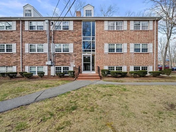 85 Farrwood Ave APT 2, North Andover, MA 01845