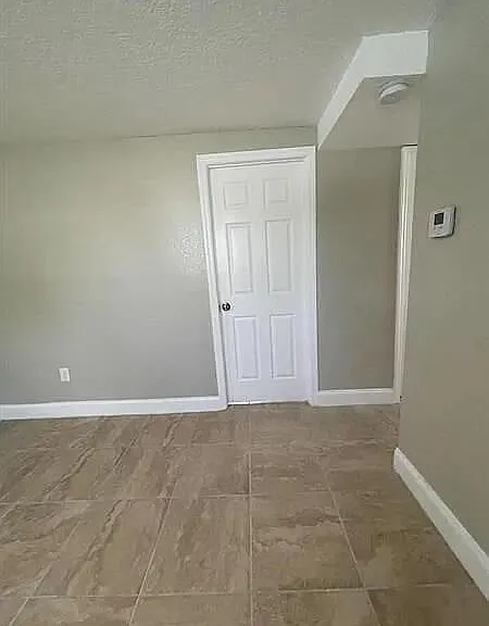 2505 Avenue L — Photo 6