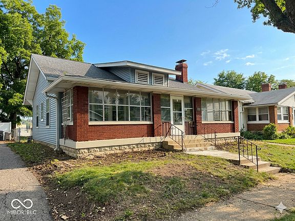 2nd image of 853 N Gladstone Ave