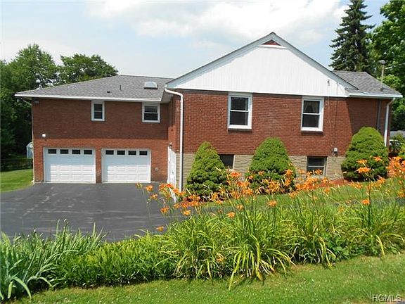 2nd image of 10 Boniello Dr