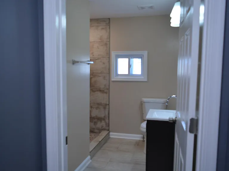 1032 Valley St — Photo 5