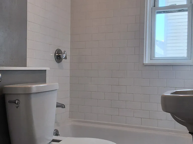 101 Phillips Ave #2E — Photo 5