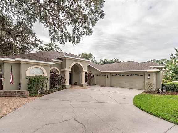 3rd image of 10110 Paddock Oaks Dr