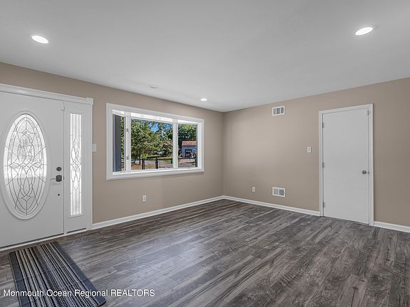 5th image of 406 Brookforest Drive
