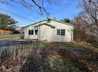 1517 Saint Margarets Bay Rd, Lakeside, NS B3T 1A9