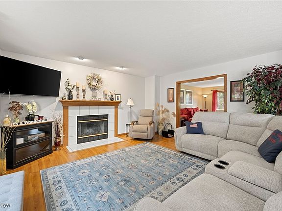 3rd image of 4014 Stonegate Dr