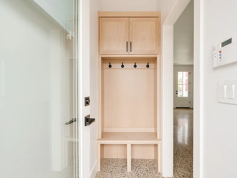 1032 Hangar Dr — Photo 12