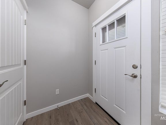 4th image of 530 N Escalade Pl