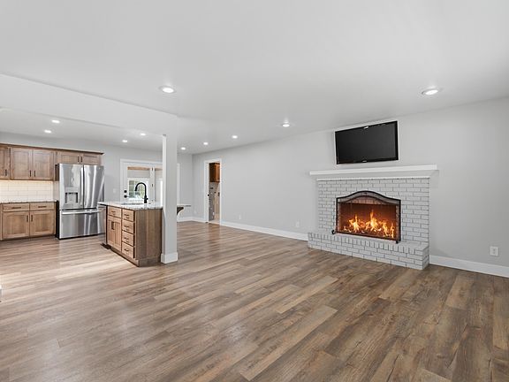 2nd image of 1410 S Oakland Avenue