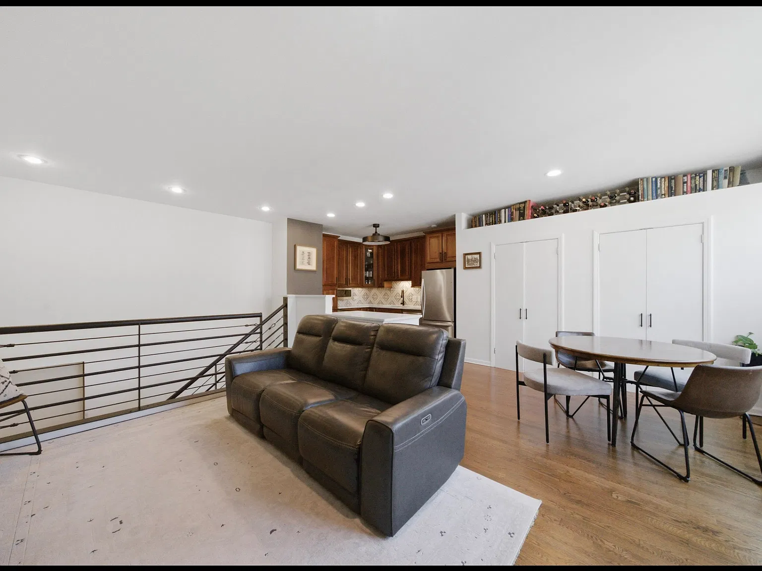 2 bed, 1100 sqft, $3,350 — Photo 2