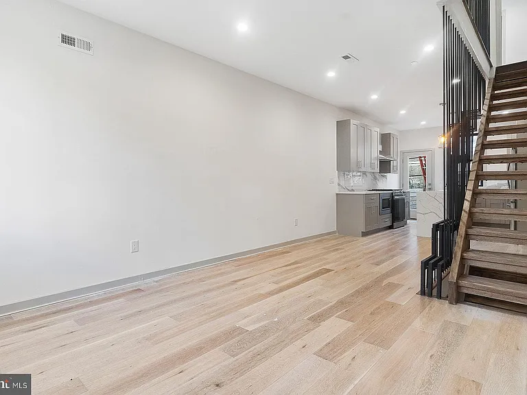 3118 Ridge Ave #2 — Photo 3