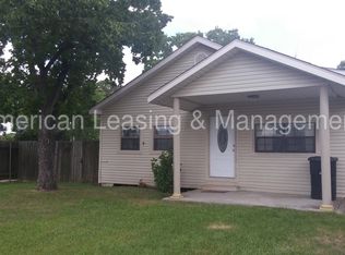 1513 S 37th St, Nederland, TX 77627