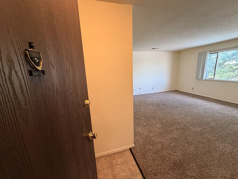 Kimberly Club Apartments — Photo 122
