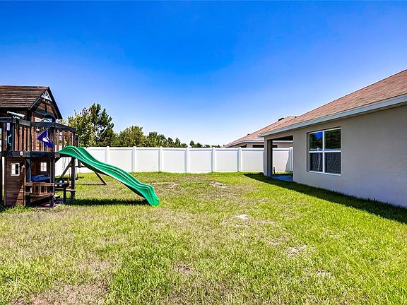 3rd image of 4111 Autumn Amber Dr
