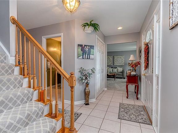 3rd image of 104 Mount Laurel Ln