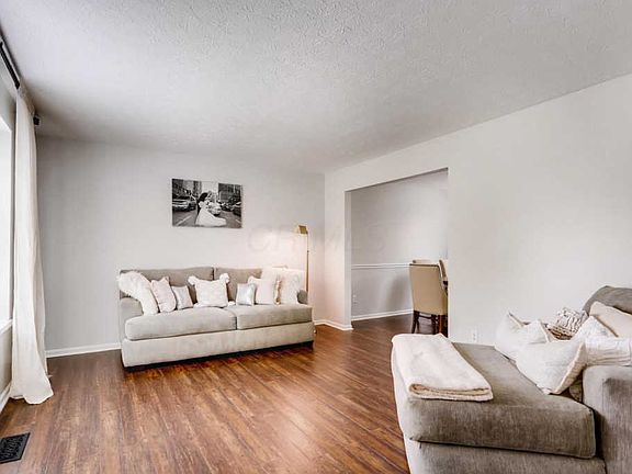 2nd image of 34 Highmeadows Cir