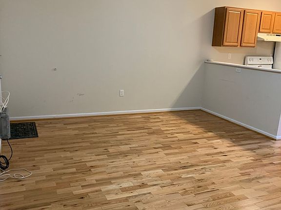 4th image of 1106-1108-1110 W Main St #4