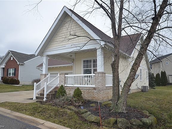 2nd image of 565 Meadow Glen Ln