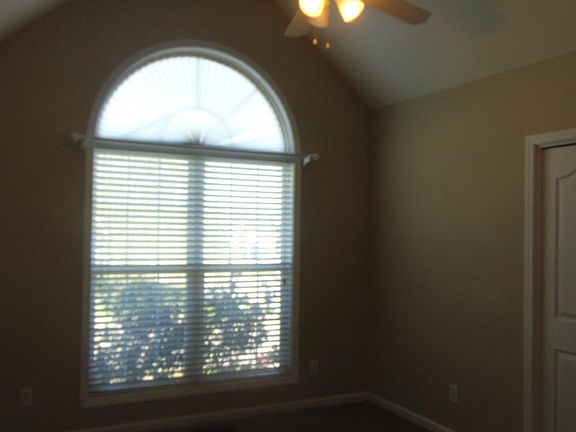 3rd image of 3597 Aurora Dr