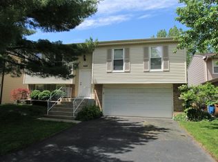 468 Glenmore Pl, Roselle, IL 60172