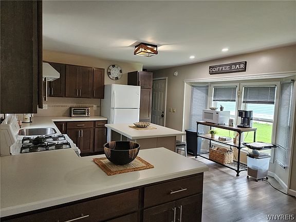 2nd image of 30 Foster Ridge Dr