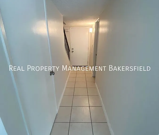 2401 Olive St — Photo 4