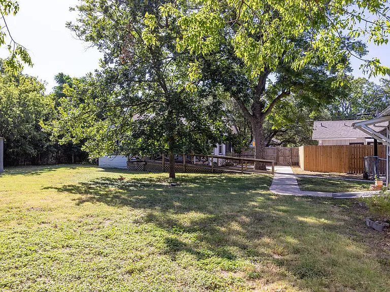 324 Lytle St — Photo 23