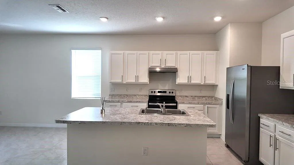 1241 Yellow Finch Dr — Photo 4