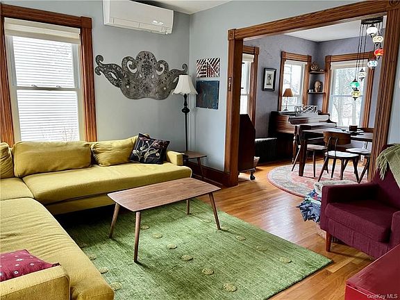 3rd image of 50 Falconer St