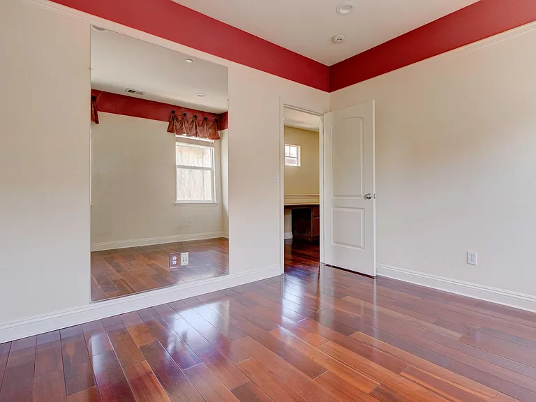 49200 Tulip Ter — Photo 23