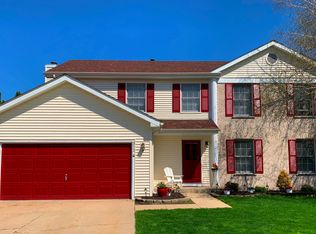 312 Village Trl, McHenry, IL