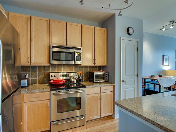 3rd image of 3000 Vanderbilt Pl APT 305