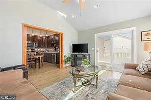 1 Iris Pl — Photo 3