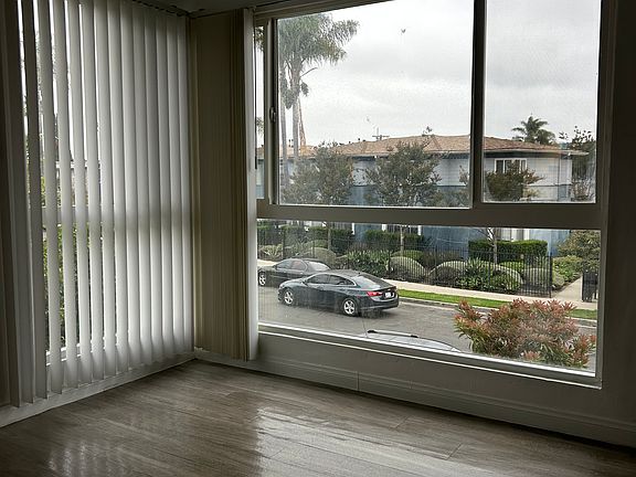 4th image of 4028 Palmwood Dr APT 5