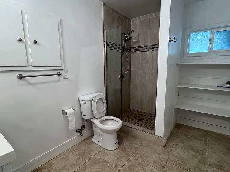 515 N Moore Ave #1/2 — Photo 9