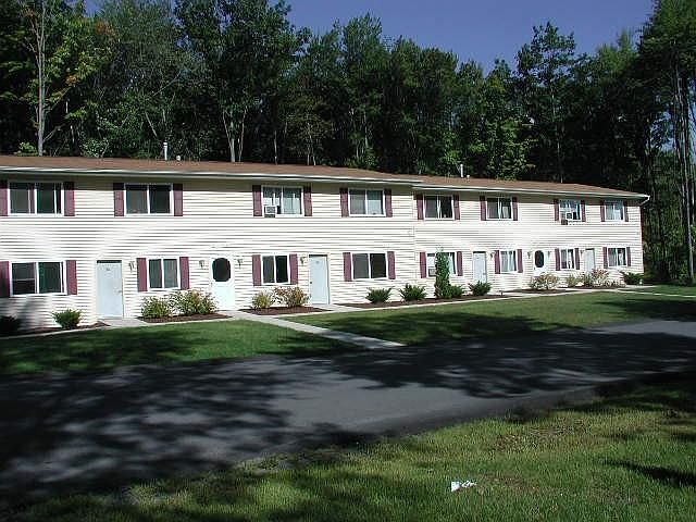1st image of 4 Crown Ct #B