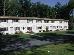 4 Crown Ct #B, Ballston Spa, NY 12020