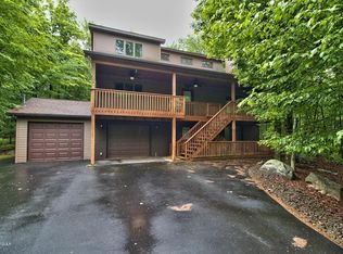2872 Slate Ct, Lake Ariel, PA 18436
