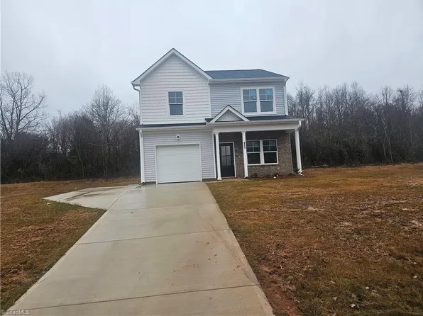 621 East St, Reidsville, NC 27320