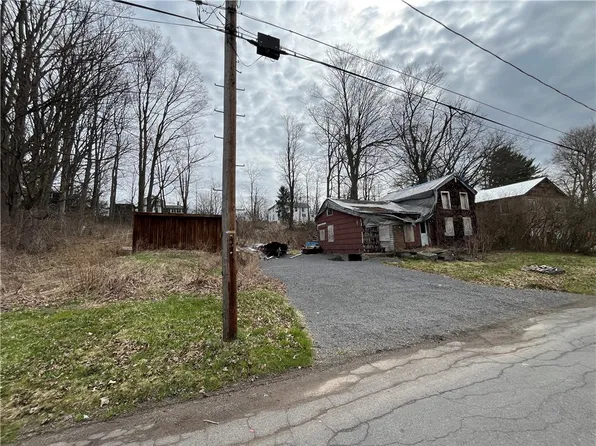 5946 Jefferson St, Wolcott, NY 14590