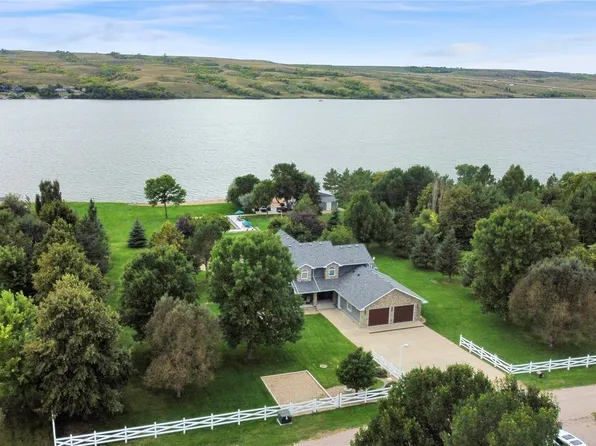 203 North Shore Drive, North Grove, SK S0G 1P0