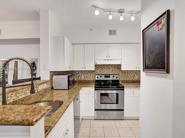 2220 Tuscany Way #2220 — Photo 3