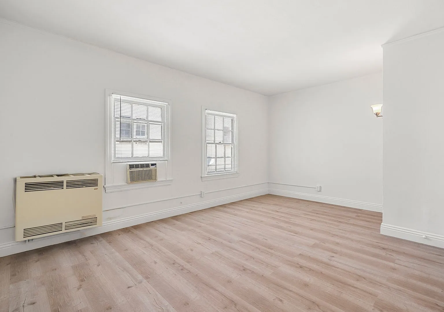 4th Ave 6Plex — Photo 4